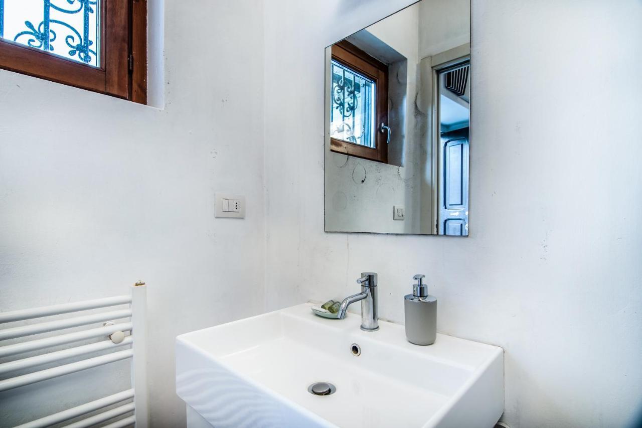 Secret Navigli Suite Милан Экстерьер фото