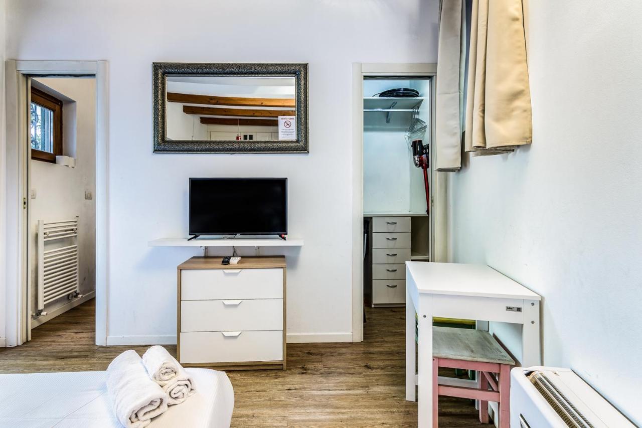 Secret Navigli Suite Милан Экстерьер фото